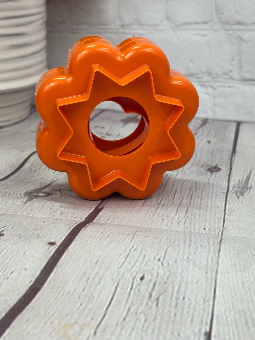 Vtg Tupperware cut a shape Orange nesting Cookie Cutter Set retro